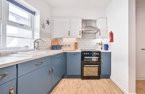 Torquay City Centre Apartment | The Ellington Court Apartment - Stunning, Chic, Two Bed Accommodation