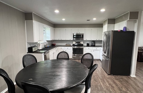 Mason House | The Elm Street Retreat