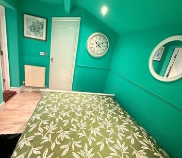 Mill Road Apartment | The Emerald Aura Stay by Staion