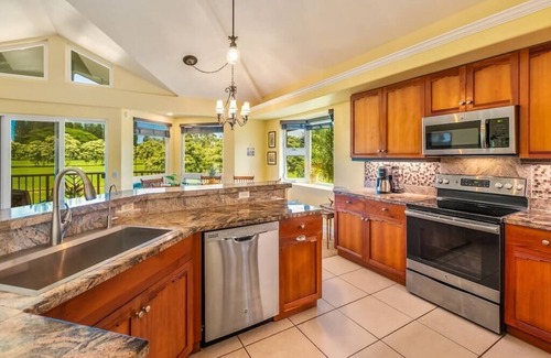 Princeville House | The Emerald Lotus ~ Heated Pool ~ Jacuzzi ~ Golf