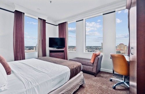 Downtown San Antonio Hotel | The Emily Morgan San Antonio - a DoubleTree by Hilton