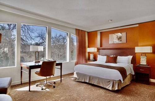 Downtown San Antonio Hotel | The Emily Morgan San Antonio - a DoubleTree by Hilton