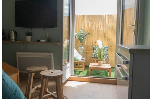 Saint-Jean-de-Vedas Apartment | ★The Emoticause★ Zen and Cozy Apartment in Montpellier