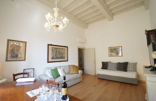 Duomo Apartment | The emotion of living in a Renaissance palace in the heart of Florence