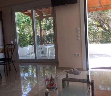 Palaiochora Apartment | The Endless Blue Maisonette