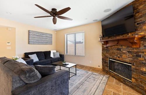 Paradise Valley Village House | The Entertainment Oasis WPOOL
