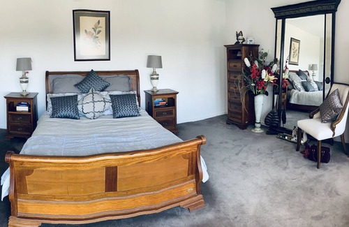 Buderim House | The entire house to yourself. A luxurious residence with panoramic costal views.