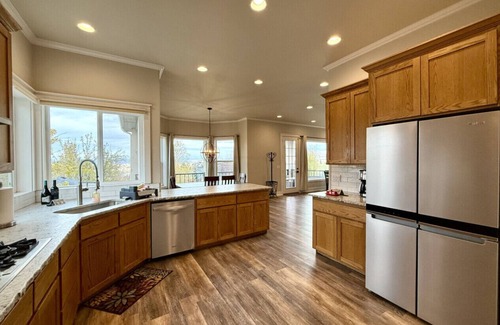 Baker City Apartment | The Entire Scenic Views Estate