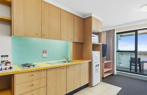 The Entrance Resort | The Entrance Waterfront Apartment 505