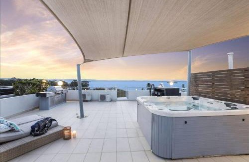 The Entrance Apartment | The Entrance Waterfront Penthouse+Jacuzzi+BBQ