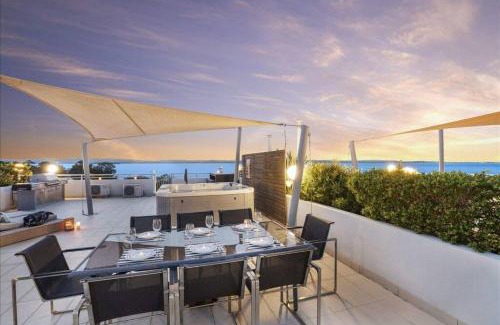 The Entrance Apartment | The Entrance Waterfront Penthouse+Jacuzzi+BBQ