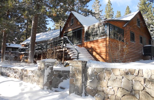 Zephyr Cove Cabin | The epitome of rustic charm with modern amenities.