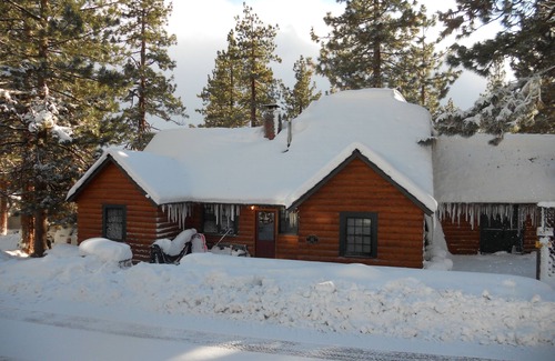 Zephyr Cove Cabin | The epitome of rustic charm with modern amenities.