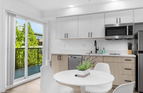 Fremont Apartment | The Equinox