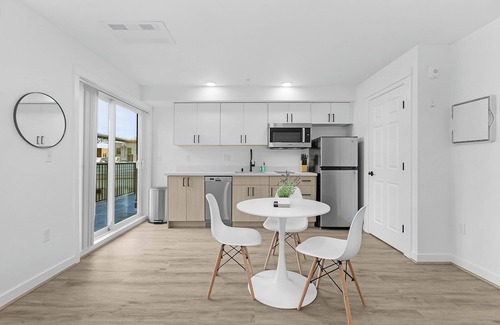 Fremont Apartment | The Equinox