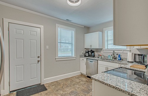 North Charleston Apartment | The Esben-ordered, musical, beautiful 1/1apartment with zero cleaning fees