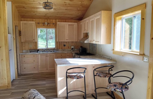 Dresden House | "The Escape" allows you a quiet, calm get away in Midcoast Maine.