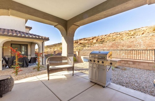 Washington House | The Escondido Gem, Pet Friendly, Pickleball Courts