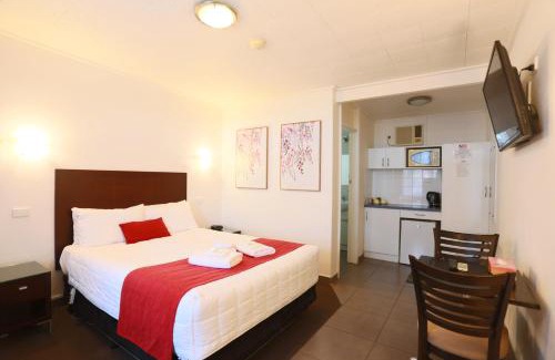 Lakes Entrance Hotel | The Esplanade Motel