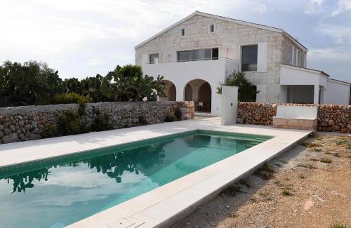 Mahon House | The essence of Menorca in a unique country house