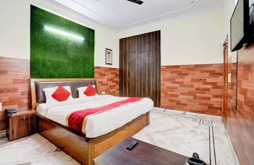 Noida House | The Everest 43