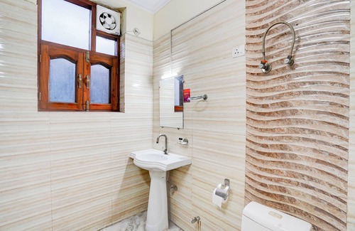 Noida House | The Everest 43