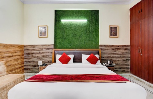 Noida House | The Everest 43