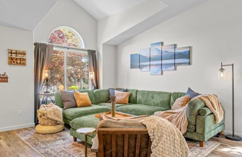 Troutdale House | The Evergreen Hideaway