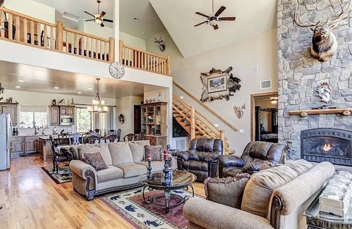 Happy Jack Cabin | The EXECUTIVE LEVEL retreat for families and outdoor lovers in Happy Jack, AZ!