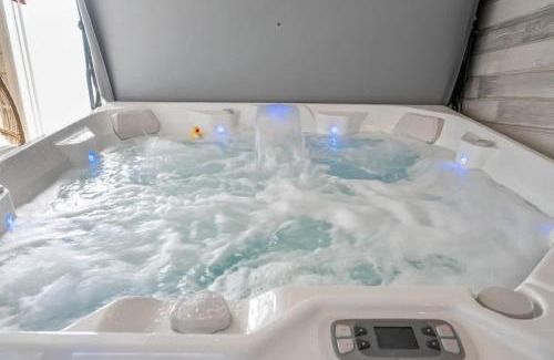 Calgary House | The Experience - Pool Hot Tub Theater Games Rm Pub
