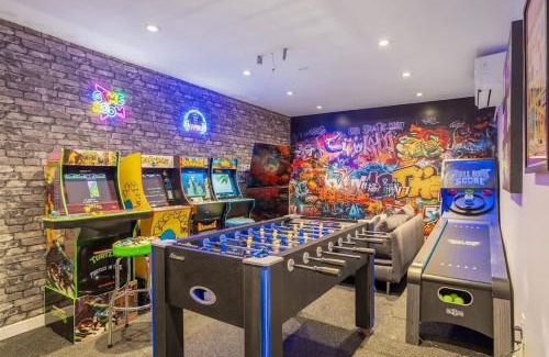 Calgary House | The Experience - Pool Hot Tub Theater Games Rm Pub