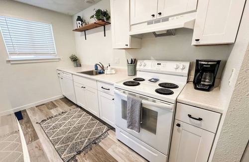 West Valley House | The Explorer - Dog Friendly!