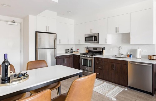 Carthay Circle Condo | The Eye One-Bedroom Suite
