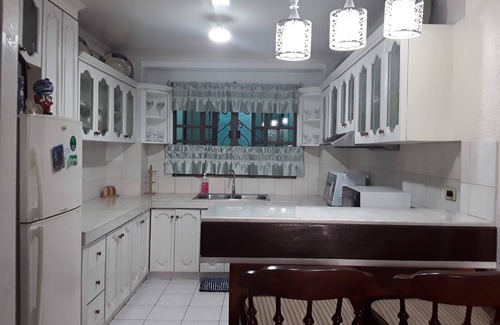 Malolos City House | THE FABULUZ DELUXE ONE BEDROOM SUITE