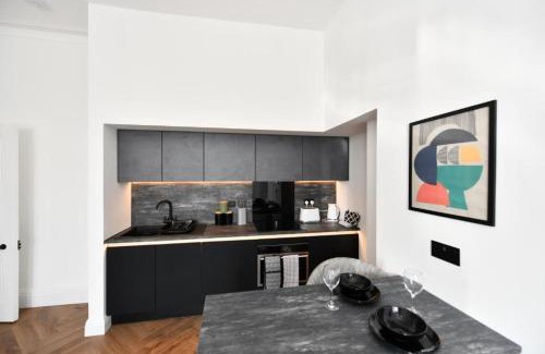 Prestwick Apartment | The Fairlie Suite No2