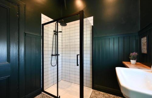 Prestwick Apartment | The Fairlie Suite No2