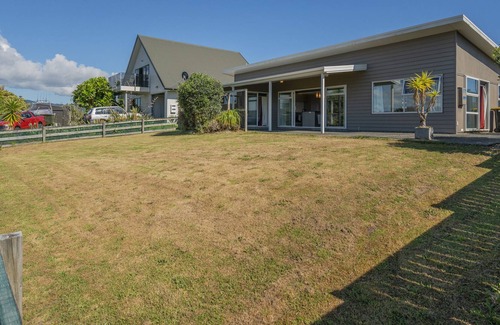 Matarangi House | THE FAIRWAY - MATARANGI HOLIDAY HOME, family friendly in Matarangi