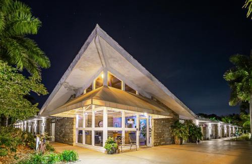 Palm River Estates Hotel | The Fairways Inn of Naples