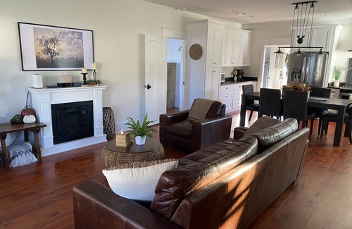 Townsend House | The family friendly, easily accessible new Peacefulside Retreat!
