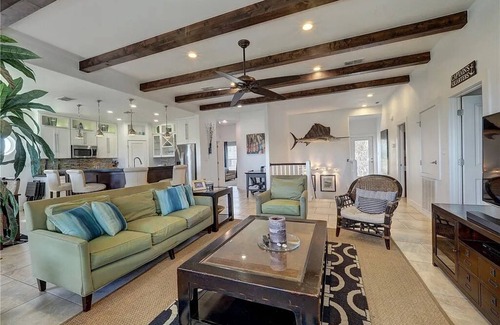 Port Aransas House | The Famous "Addison Bailey" is Now Available for Your Getaway