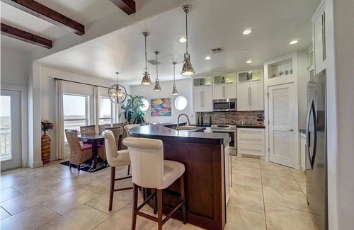 Port Aransas House | The Famous "Addison Bailey" is Now Available for Your Getaway
