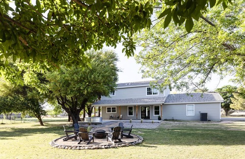 San Tan Valley Other | The Farmhouse Acreage - Modern Stay with a Country Feel