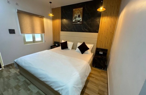 Amritpur Hotel | The FarmHouse Cafe & Lounge