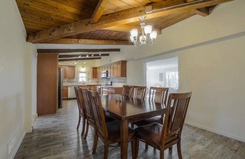 Blue Springs House | The Farmhouse in a Quiet Location Near the Metro