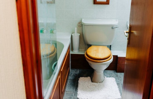 Haverfordwest Bed & Breakfast | The Farmhouse Lochmeyler