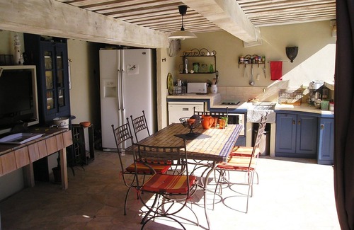 Cheval-Blanc Other | The farmhouse Olive en Provence for 6 people: two outbuildings: house + studio