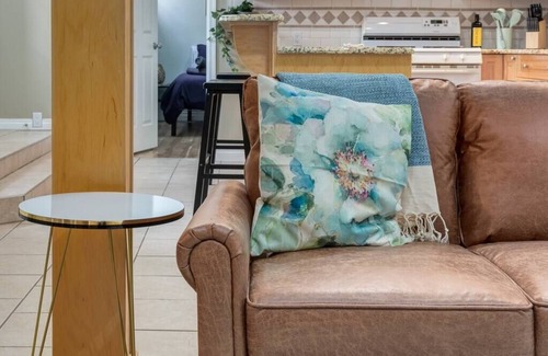 De Winton Apartment | The Farmhouse @ Spruce Meadows/Dewinton 2 bed