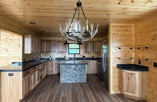 Maggie Valley Cabin | The Father’s House- Sister Cabins are 4 Loves Lodge & Serenity Mountain Retreat