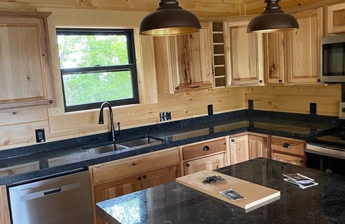 Maggie Valley Cabin | The Father’s House- Sister Cabins are 4 Loves Lodge & Serenity Mountain Retreat