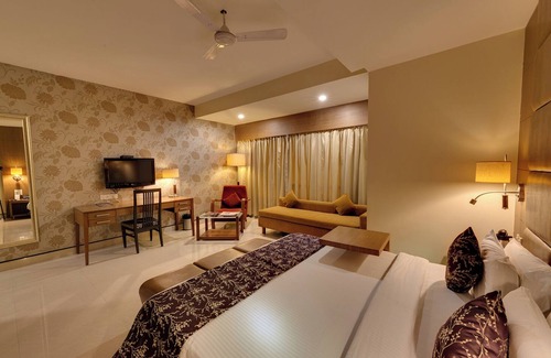Central Pune Hotel | The Fern Residency Woodland Pune